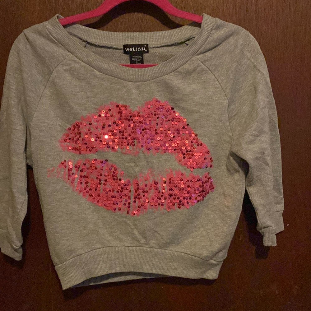 Pink sequence kiss jersey knot top. Perfect for V Day!!